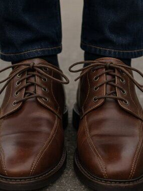 Allen Edmonds Size 9.5 Mapleton Brown Lace Up Bicycle-Derby Style